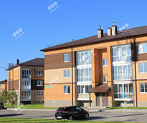 Сочетание трех цветов кирпича с поверхностью бархат