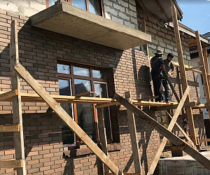 Облицовка дома кирпичем Графит дуб евро формат