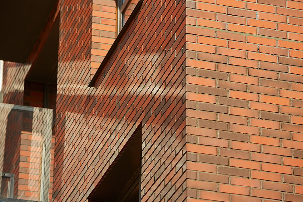 Клинкер фасадный Мюнхен коричневый, примеры в кладке фасадов