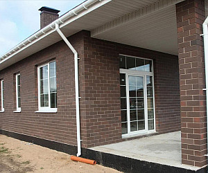 Фасады коттеджей из кирпича 1.4НФ Графит Лава